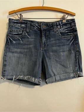 Common Genes Denim Jean Shorts Womens 10 Medium Wash Cuffed Raw Hem Stretch